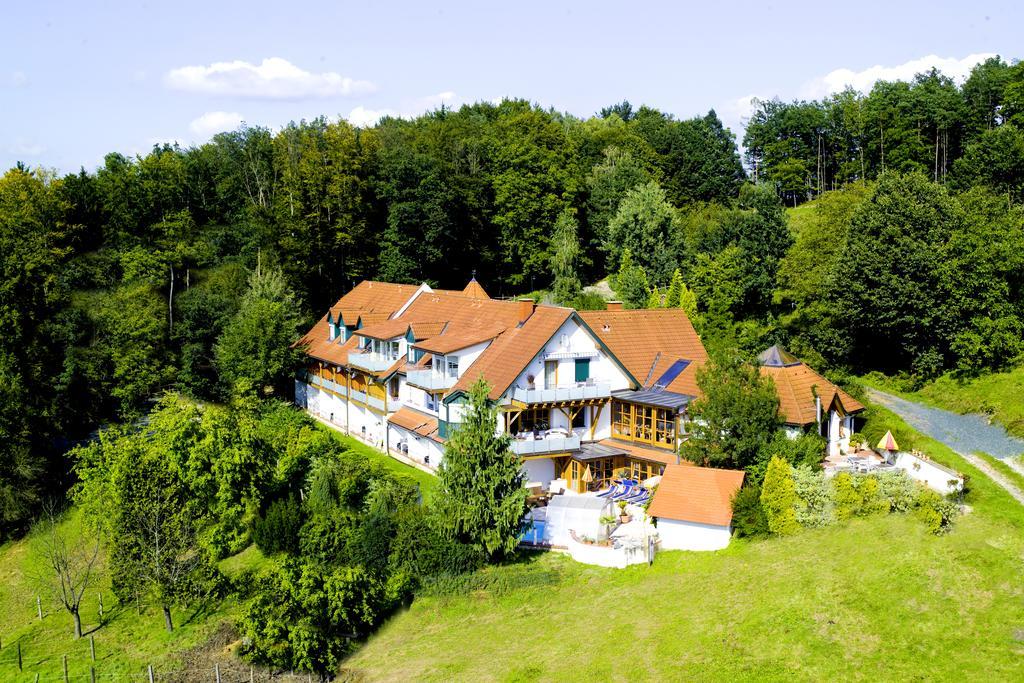 Boutique Hotel Loipenhof Loipersdorf bei Fuerstenfeld Bagian luar foto