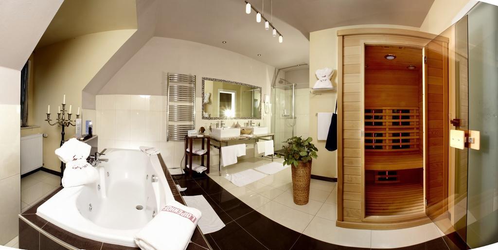 Boutique Hotel Loipenhof Loipersdorf bei Fuerstenfeld Bagian luar foto