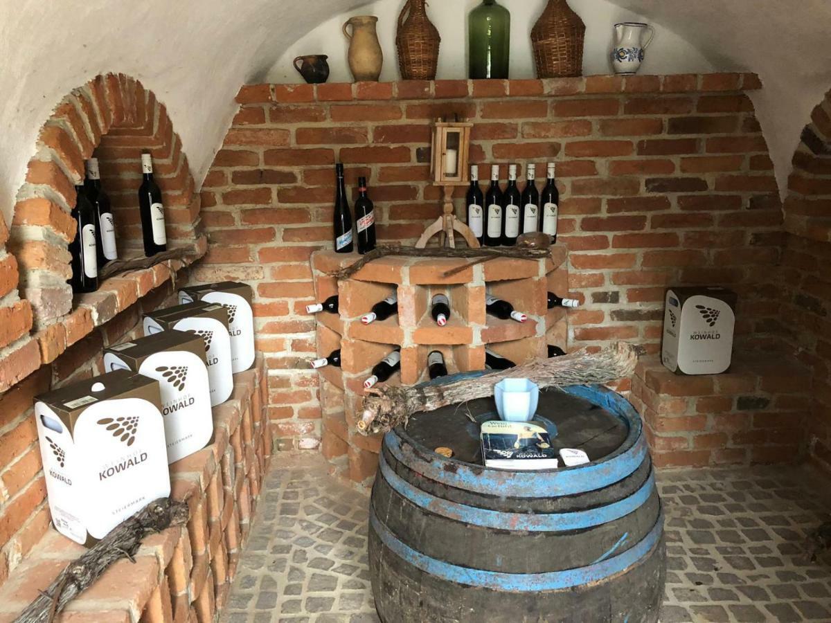 Boutique Hotel Loipenhof Loipersdorf bei Fuerstenfeld Bagian luar foto